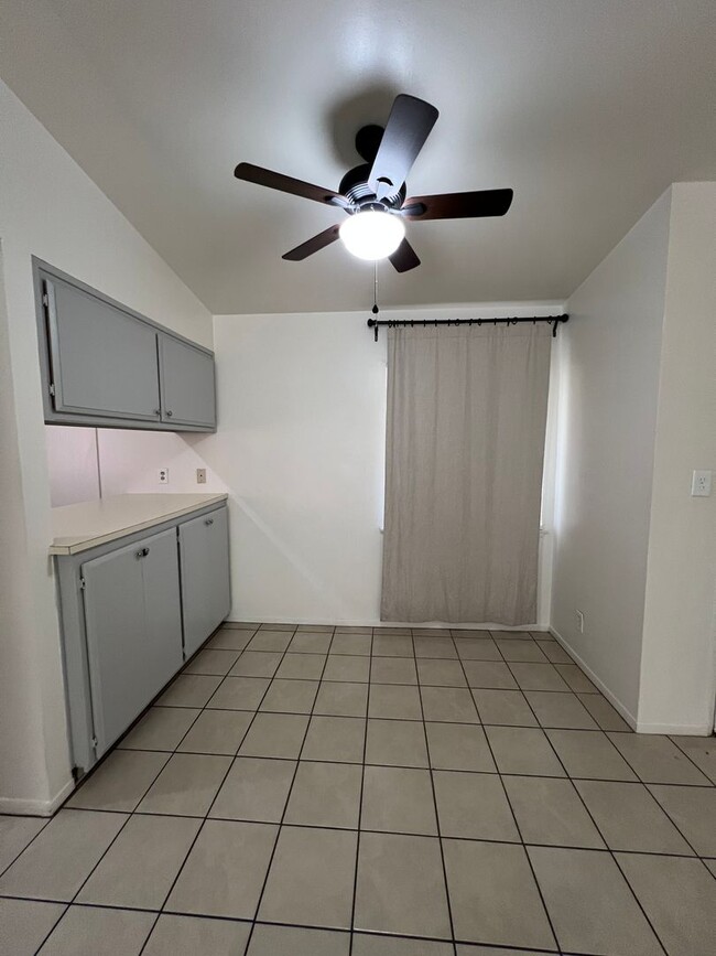 Building Photo - (APPLICATION PENDING) West Lancaster Home