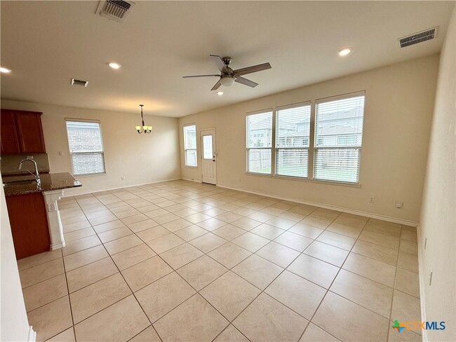 Building Photo - 2065 Oxbow Cir