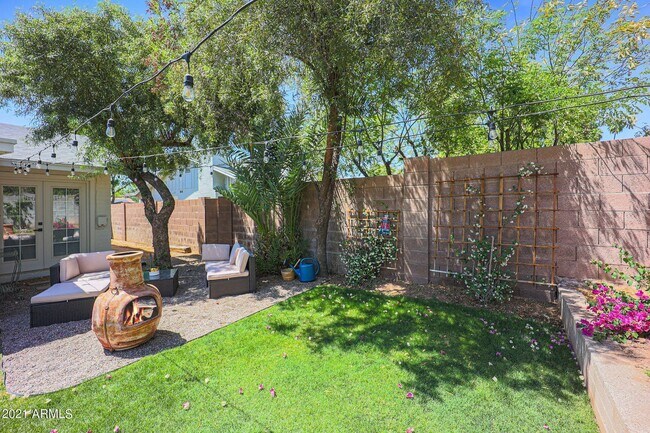 Building Photo - 8133 N 16th Dr