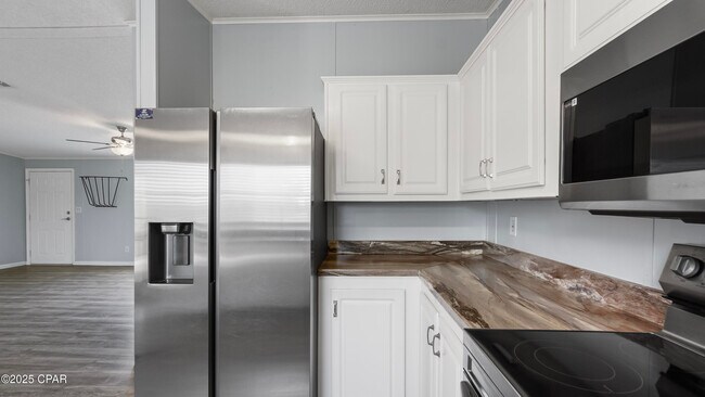 Building Photo - 12808 Clear Creek Rd