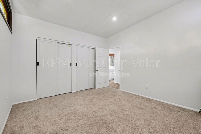 Building Photo - 1119 E McMillan St