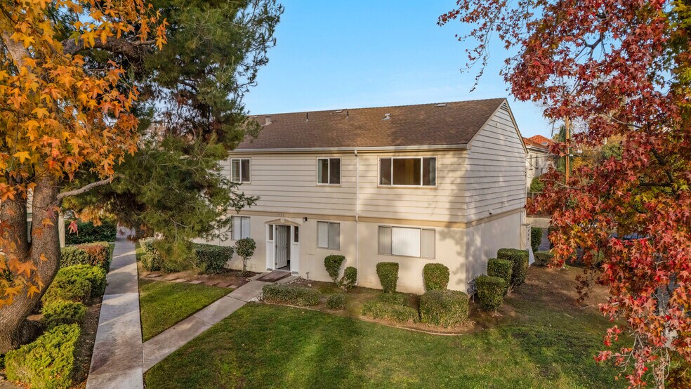 Building Photo - 1731 Ross Cir