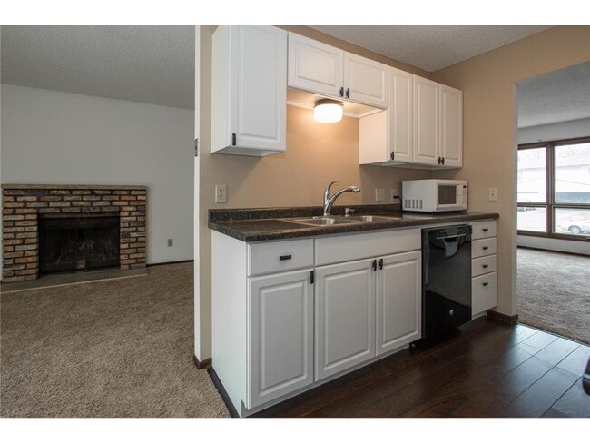 Building Photo - 15303 Trillium Cir