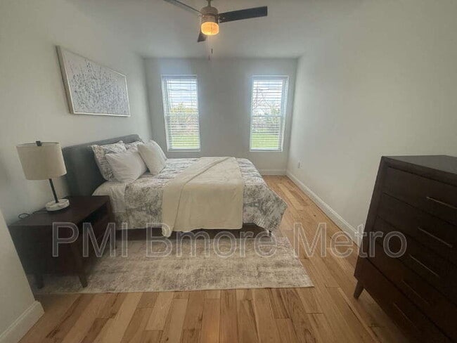 Building Photo - 1756 E North Ave