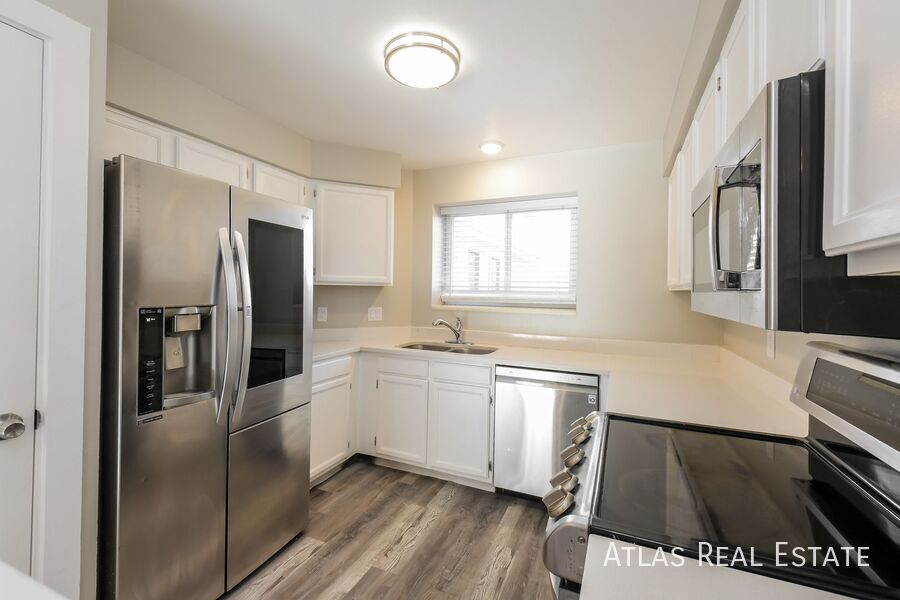 Building Photo - 13312 Ash Cir