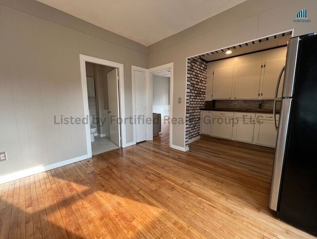 Building Photo - 19 Malvey St