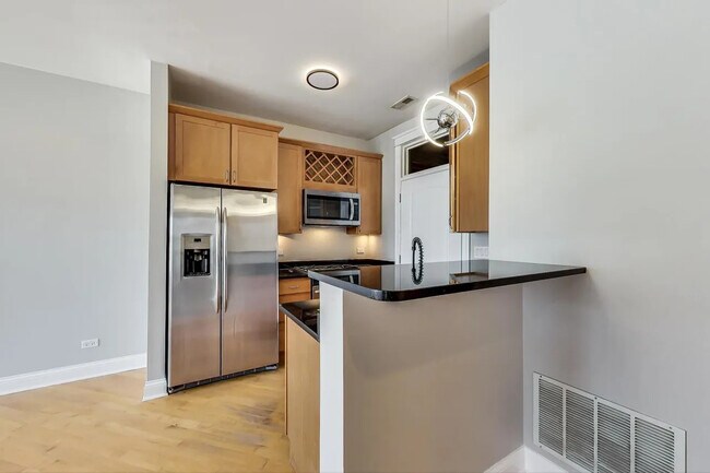 Building Photo - 1910 N Washtenaw Ave