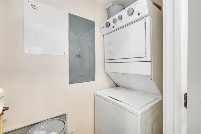 Building Photo - 156 Shady Brook Cir