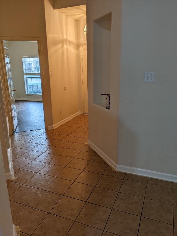 Building Photo - 1257 McMahan Dr