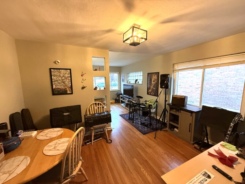 Building Photo - 4976 Oleatha Ave