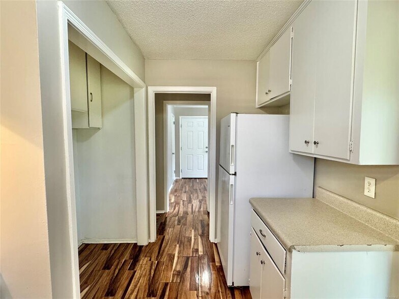 Building Photo - 523 Placid Dr