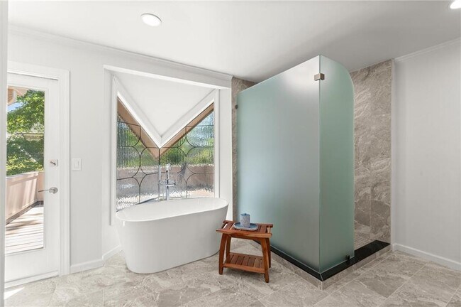 Building Photo - 459 Atlanta Country Club Dr