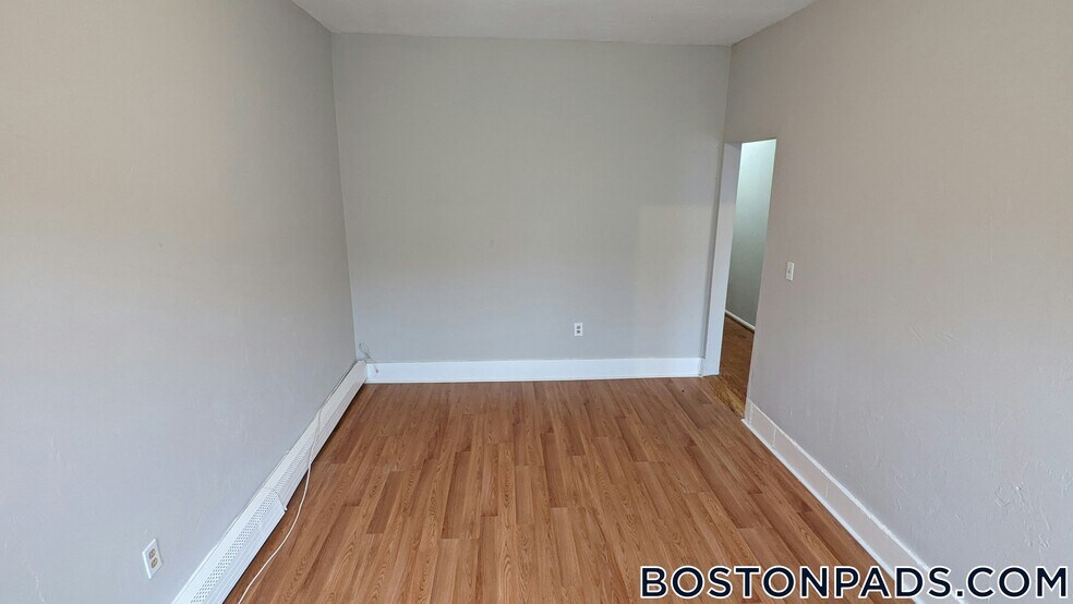 Building Photo - 98 Woodledge St