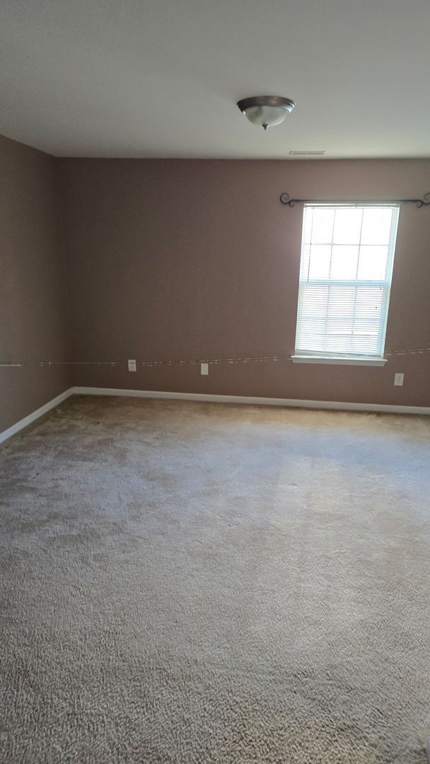 Building Photo - Spacious 4-Bedroom Home in Fiddlers Glenn ...
