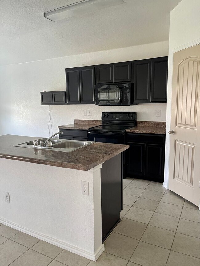 Building Photo - 1600 Nolte Farms Dr