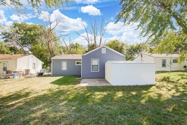 Building Photo - 5206 Skiles Ave