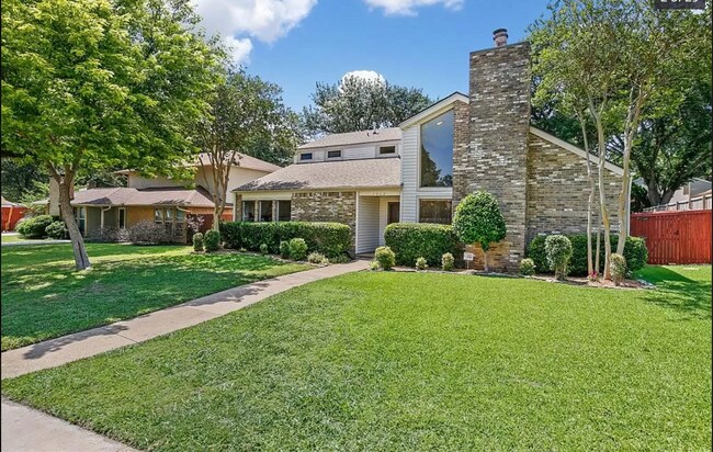 Building Photo - 1512 Woodcreek Dr