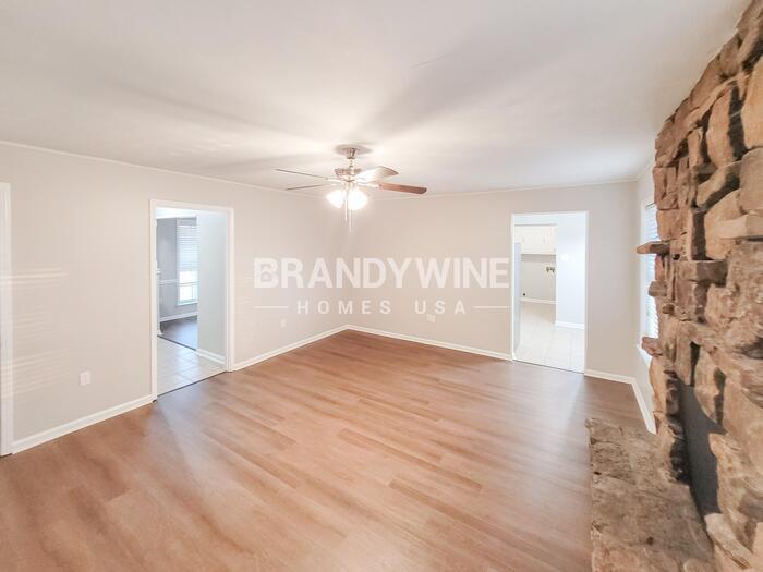 Building Photo - 6787 Spruce Hill Dr