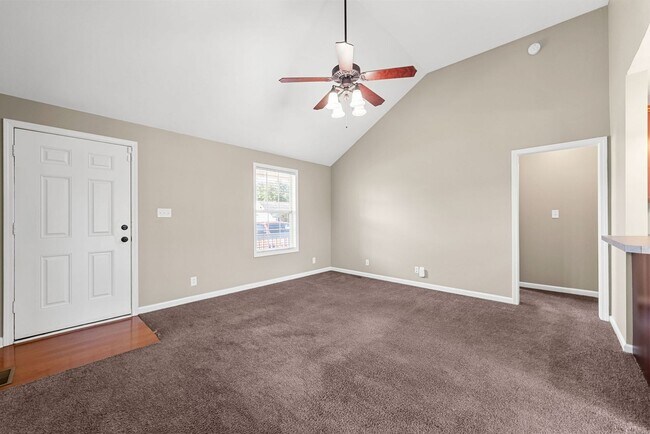 Building Photo - 3 Bedroom Pet Friendly Home For Rent Close...