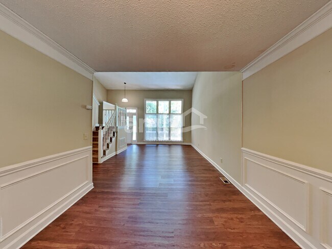 Building Photo - 7401 Kinsmore Ln