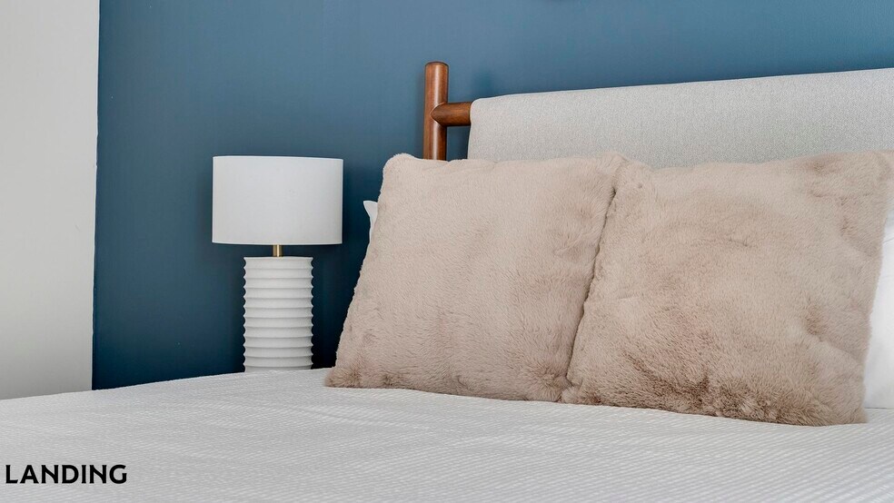 Building Photo - 2745 Holcomb Bridge Rd