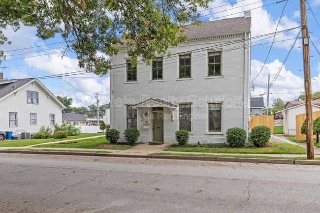 Building Photo - 620 S Benton Ave