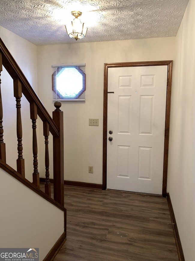 Building Photo - 1107 Booth Ct SW
