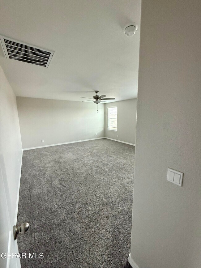 Building Photo - 12868 Star Gaze Ave