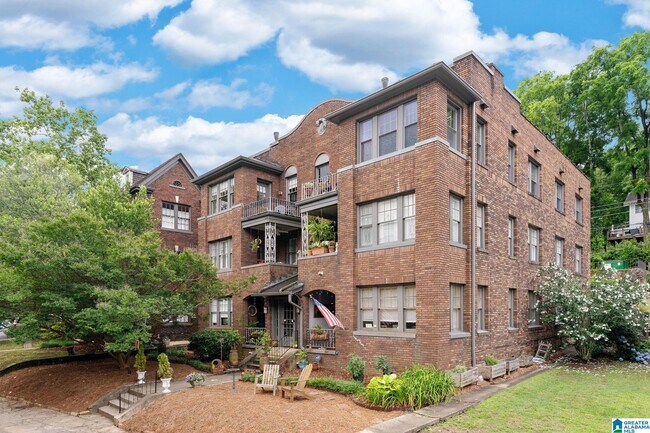 Primary Photo - 3927 Clairmont Ave