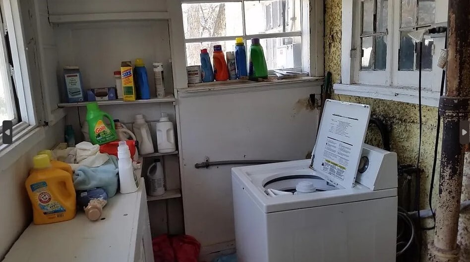 Building Photo - 145 Mell St