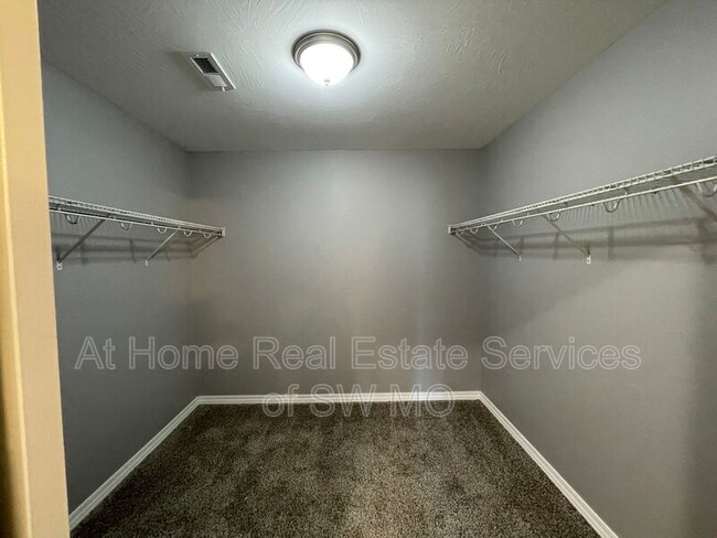 Building Photo - 4048 W Wilderness St