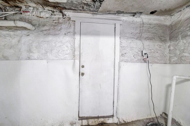 Building Photo - Three Bedroom in Cincinnati!