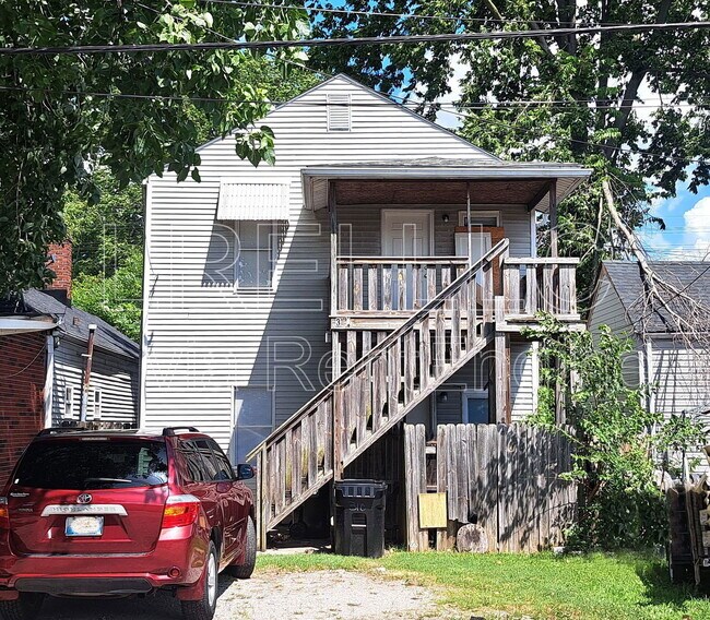 Building Photo - 310 S 28th St