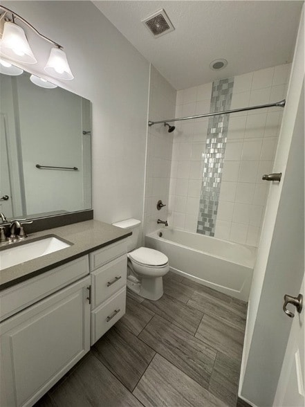 Building Photo - 1751 Willows Sq