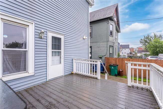 Building Photo - 238 Saranac Ave