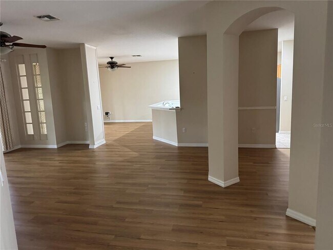 Building Photo - 275 Rock Springs Dr