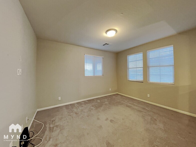 Building Photo - 4631 Roger River Ave