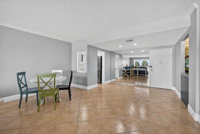 Building Photo - 2600 N Flagler Dr