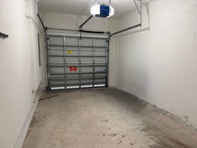 Building Photo - 1513 SW 28th St