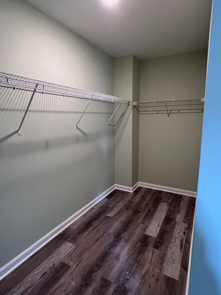 Building Photo - 1011 Meadow View Dr