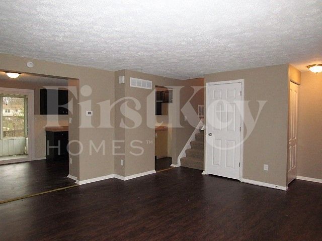 Building Photo - 5507 Armstrong Dr