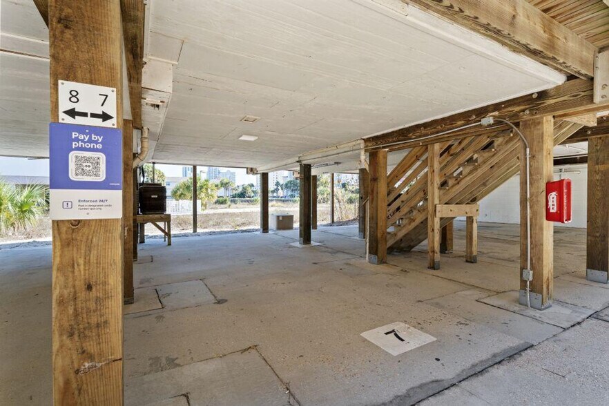 Building Photo - 344 E Beach Blvd