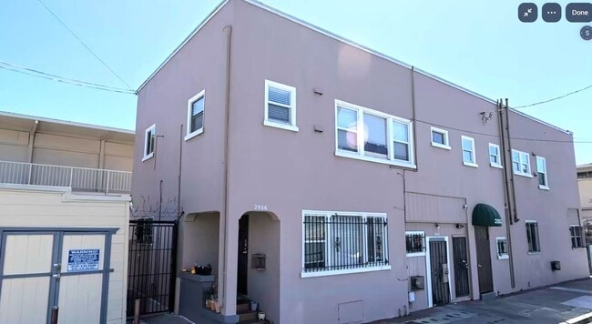 Building Photo - 2802