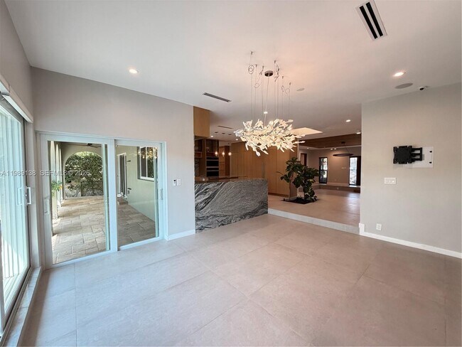 Building Photo - 3200 NE 165th St