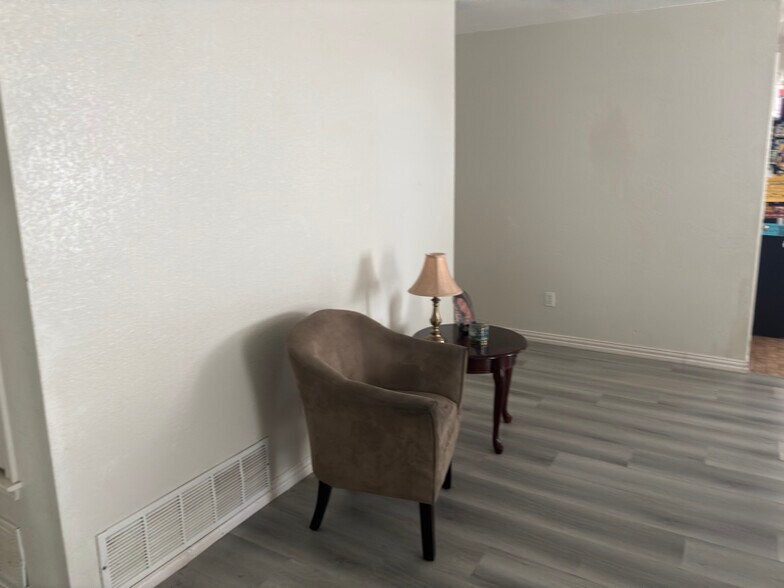 Building Photo - 1103 Travis Cir