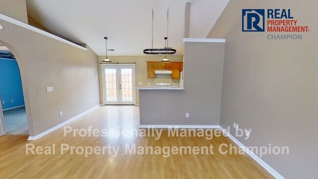 Building Photo - 811 Grathwol Dr