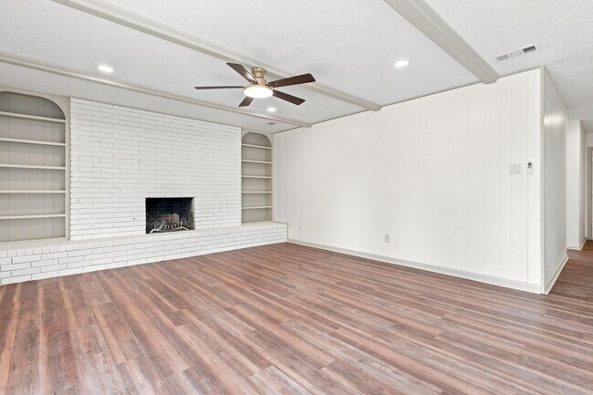 Building Photo - 3701 Englewood Ave