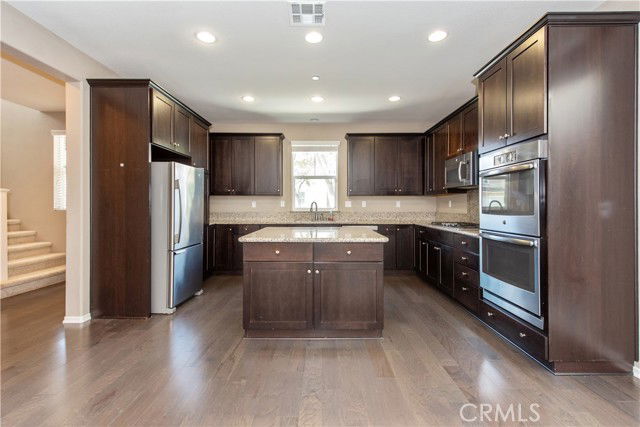 Building Photo - 148 Compass