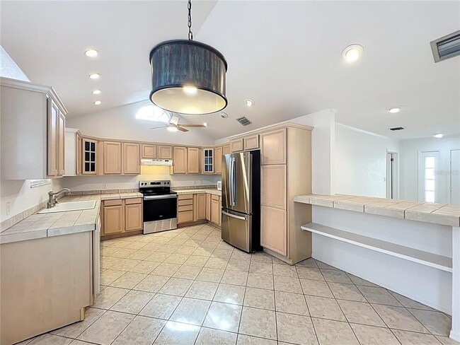 Building Photo - 332 Harris Ave