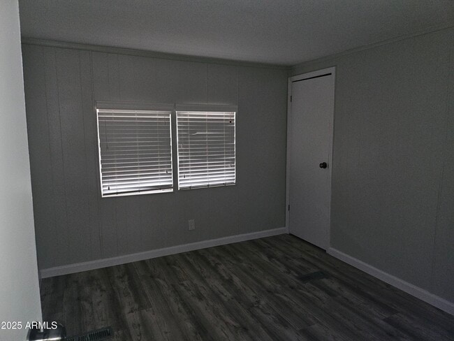 Building Photo - 720 S 97th Pl